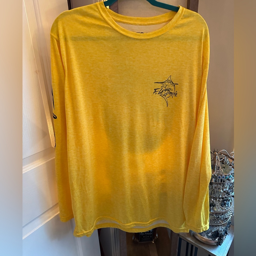 Men’s long sleeve shirt